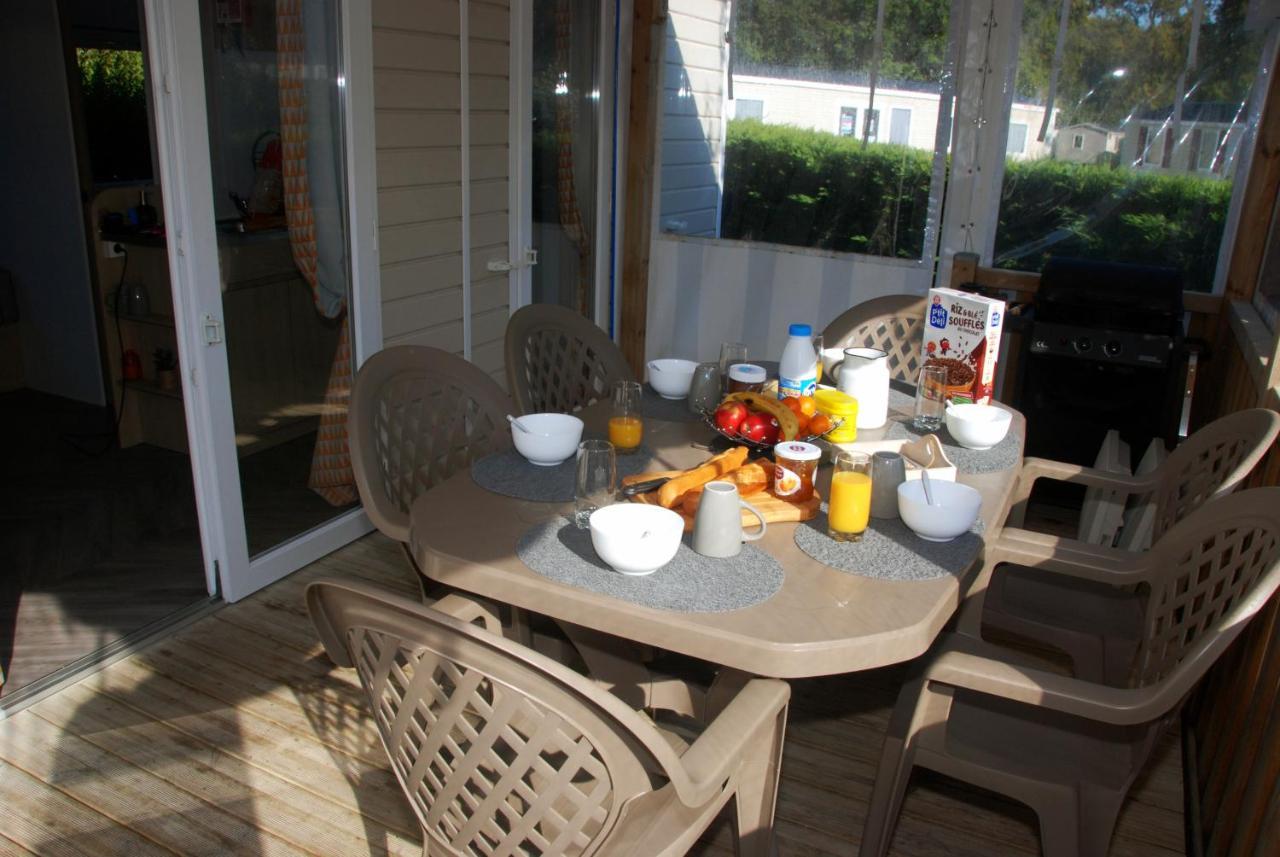 Mobilhome 2Ch Climatise-Terrasse Fermee-4 Velos-Camping 4 Etoiles Les Charmettes Ле Мат Екстериор снимка
