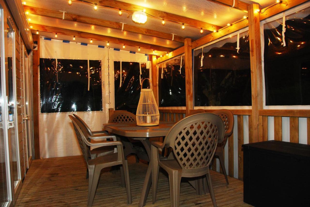 Mobilhome 2Ch Climatise-Terrasse Fermee-4 Velos-Camping 4 Etoiles Les Charmettes Ле Мат Екстериор снимка