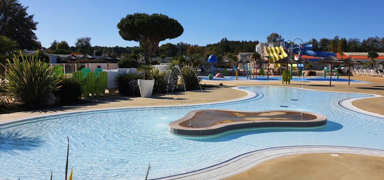 Mobilhome 2Ch Climatise-Terrasse Fermee-4 Velos-Camping 4 Etoiles Les Charmettes Ле Мат Екстериор снимка