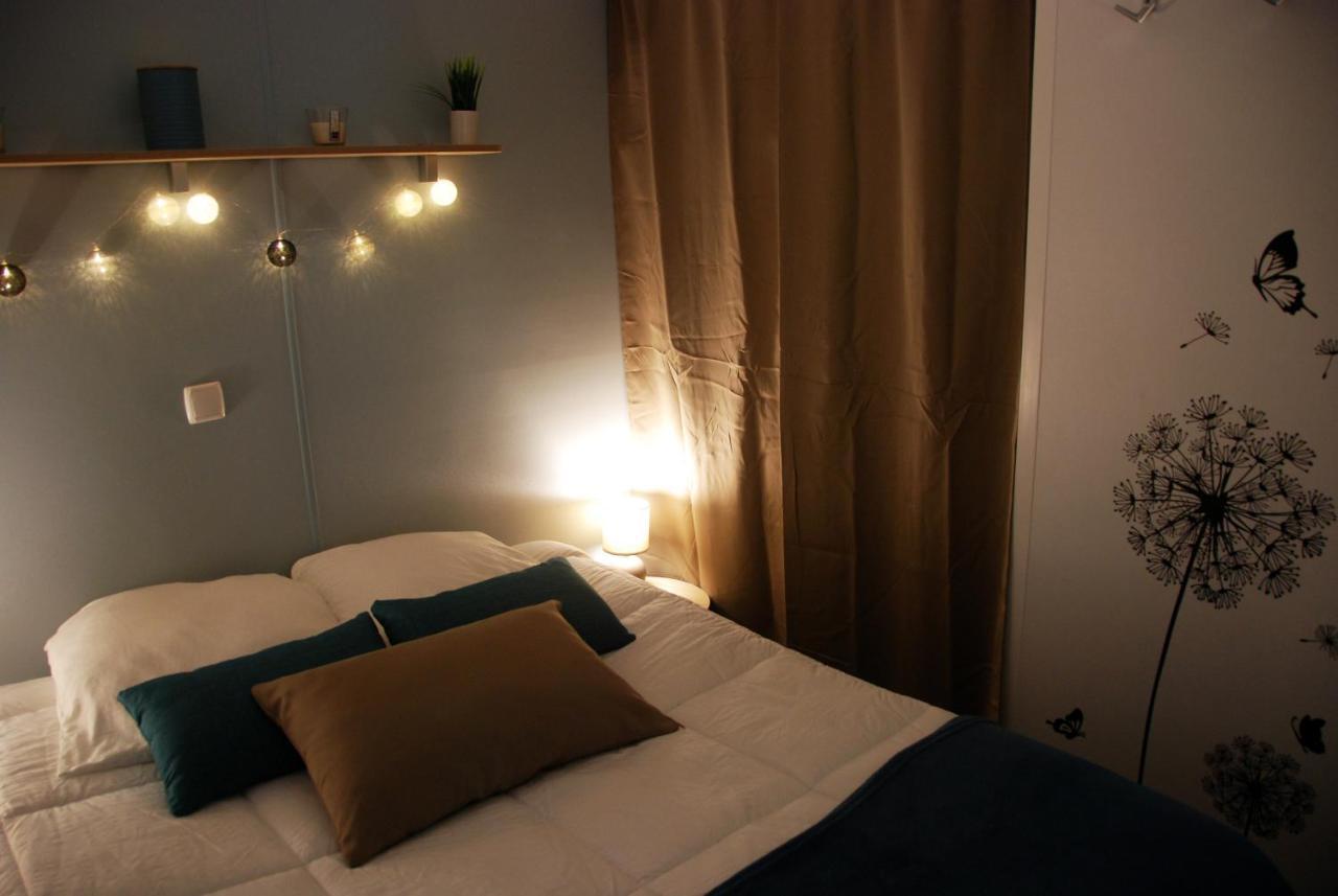 Mobilhome 2Ch Climatise-Terrasse Fermee-4 Velos-Camping 4 Etoiles Les Charmettes Ле Мат Екстериор снимка
