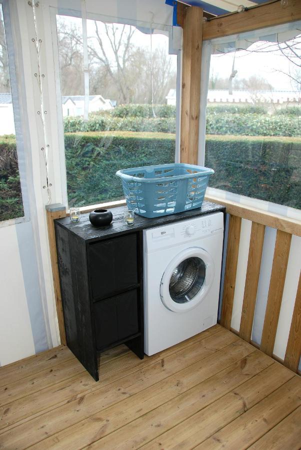 Mobilhome 2Ch Climatise-Terrasse Fermee-4 Velos-Camping 4 Etoiles Les Charmettes Ле Мат Екстериор снимка