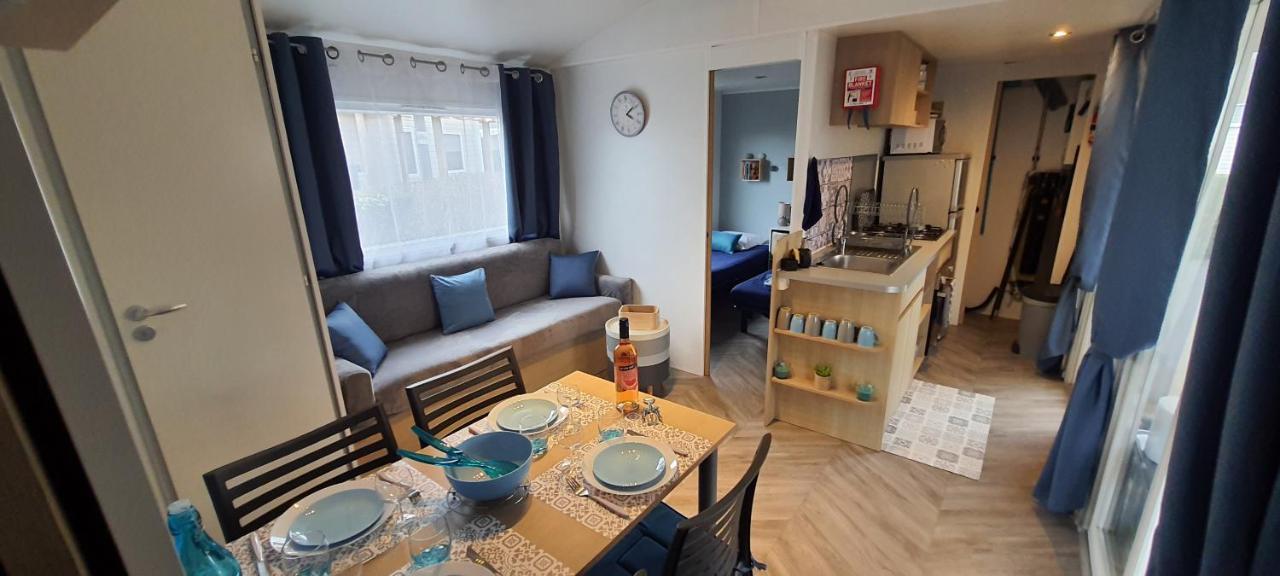 Mobilhome 2Ch Climatise-Terrasse Fermee-4 Velos-Camping 4 Etoiles Les Charmettes Ле Мат Екстериор снимка