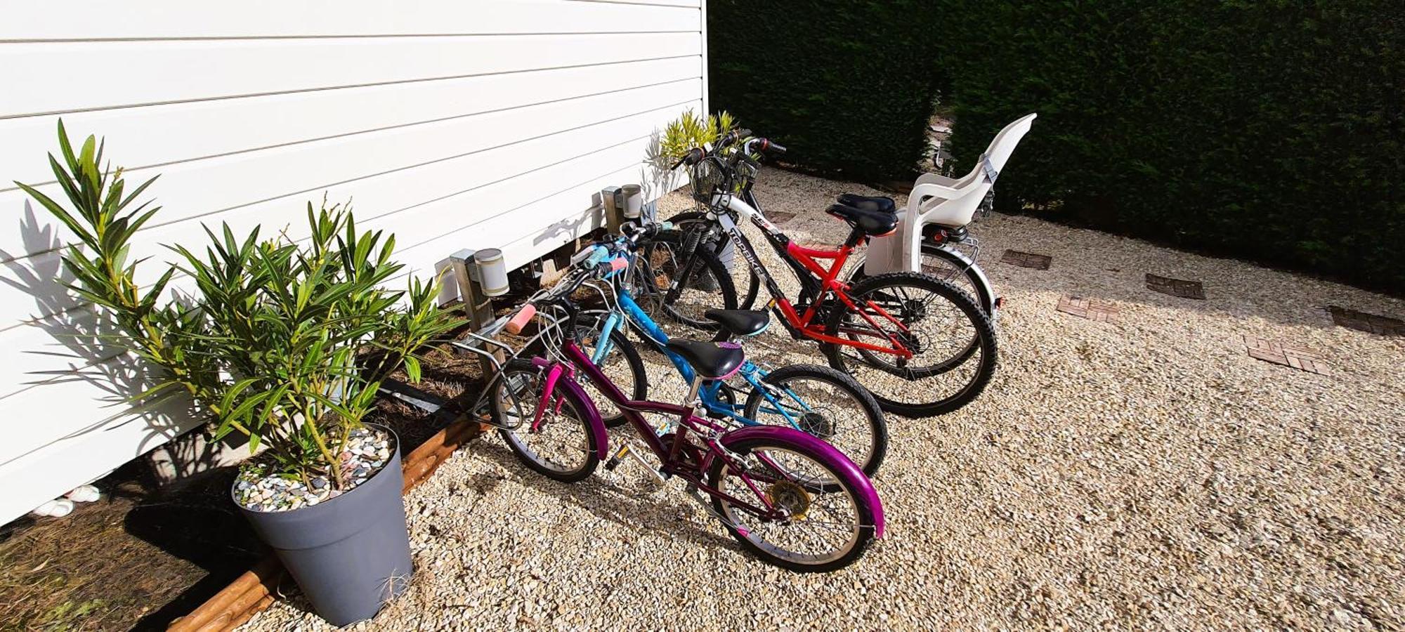 Mobilhome 2Ch Climatise-Terrasse Fermee-4 Velos-Camping 4 Etoiles Les Charmettes Ле Мат Екстериор снимка